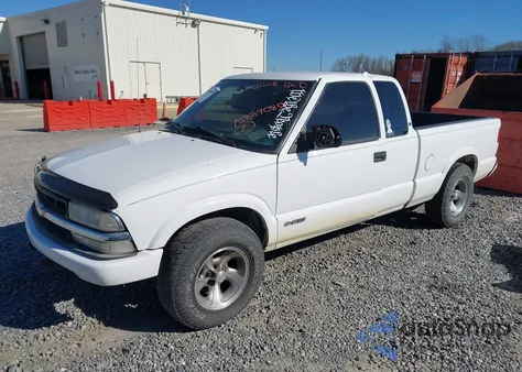 2000 Chevrolet S-10 Ls из США, поврежденный, VIN 1GCCS1951Y8238822